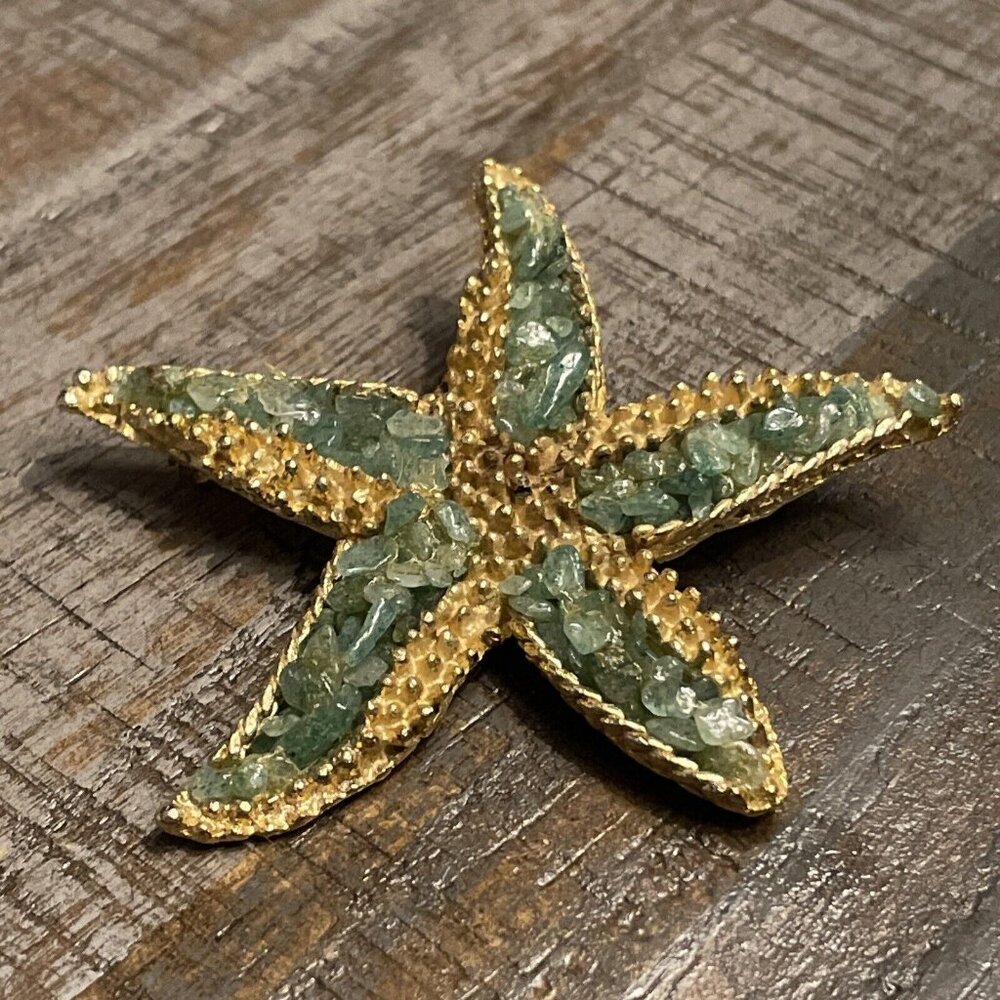 Vintage Textured Gold Tone & Green Stone Chips Beach Sea Starfish‎ Brooch Pin - Picture 6 of 7